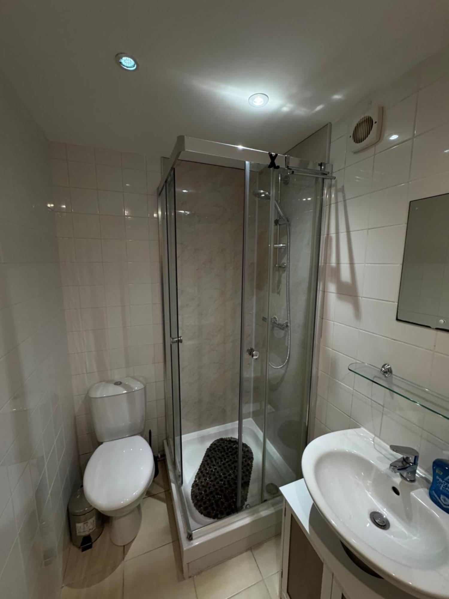 The Vogue Stay, 3 Bedrooms, 2 Bathrooms, Ideal For Jr & Oxford Hospitals, Free Carpark, Conveniently Located For Ring Road Access, 2 Miles From Oxford City Centre Easy Car & Bus Route Екстер'єр фото