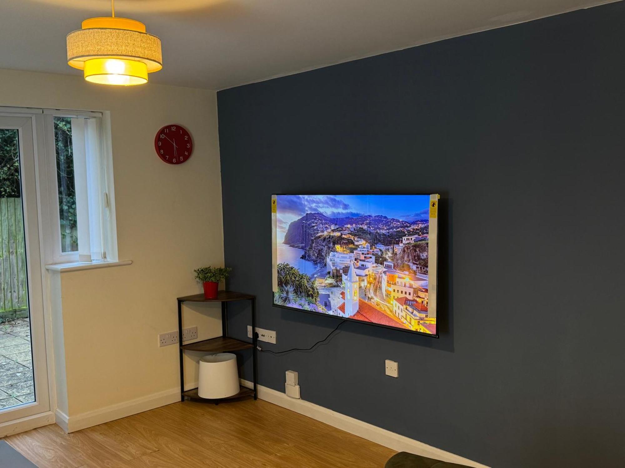 The Vogue Stay, 3 Bedrooms, 2 Bathrooms, Ideal For Jr & Oxford Hospitals, Free Carpark, Conveniently Located For Ring Road Access, 2 Miles From Oxford City Centre Easy Car & Bus Route Екстер'єр фото