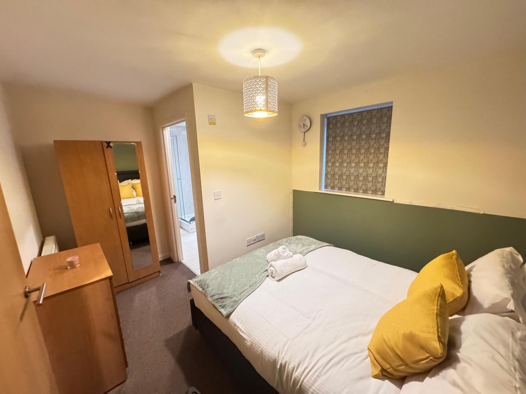The Vogue Stay, 3 Bedrooms, 2 Bathrooms, Ideal For Jr & Oxford Hospitals, Free Carpark, Conveniently Located For Ring Road Access, 2 Miles From Oxford City Centre Easy Car & Bus Route Екстер'єр фото