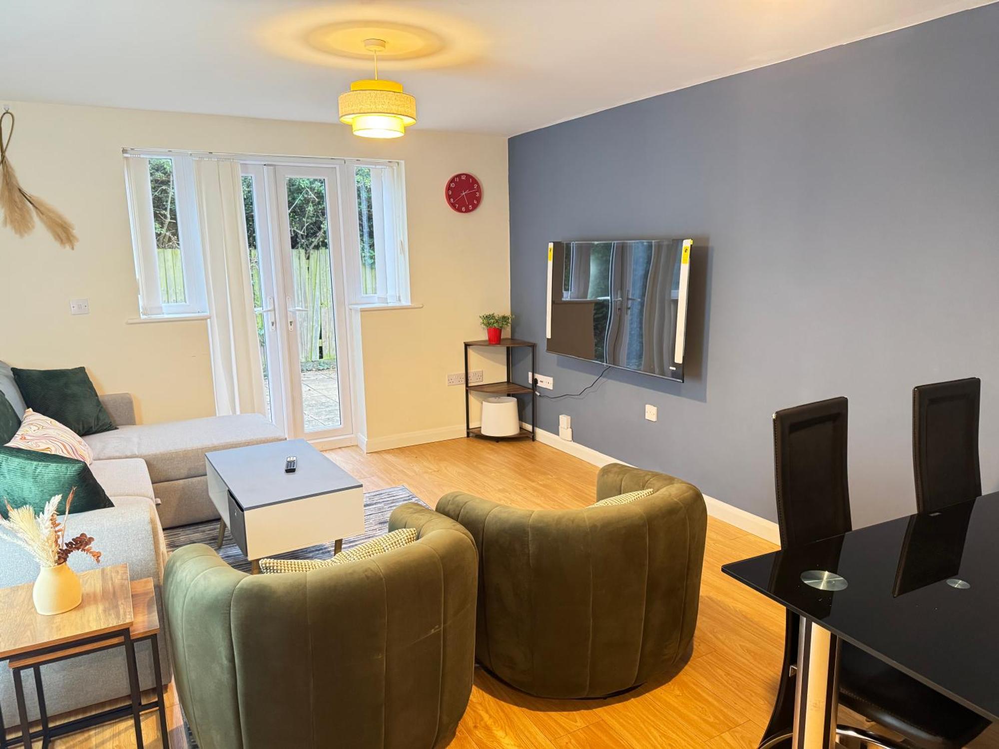The Vogue Stay, 3 Bedrooms, 2 Bathrooms, Ideal For Jr & Oxford Hospitals, Free Carpark, Conveniently Located For Ring Road Access, 2 Miles From Oxford City Centre Easy Car & Bus Route Екстер'єр фото