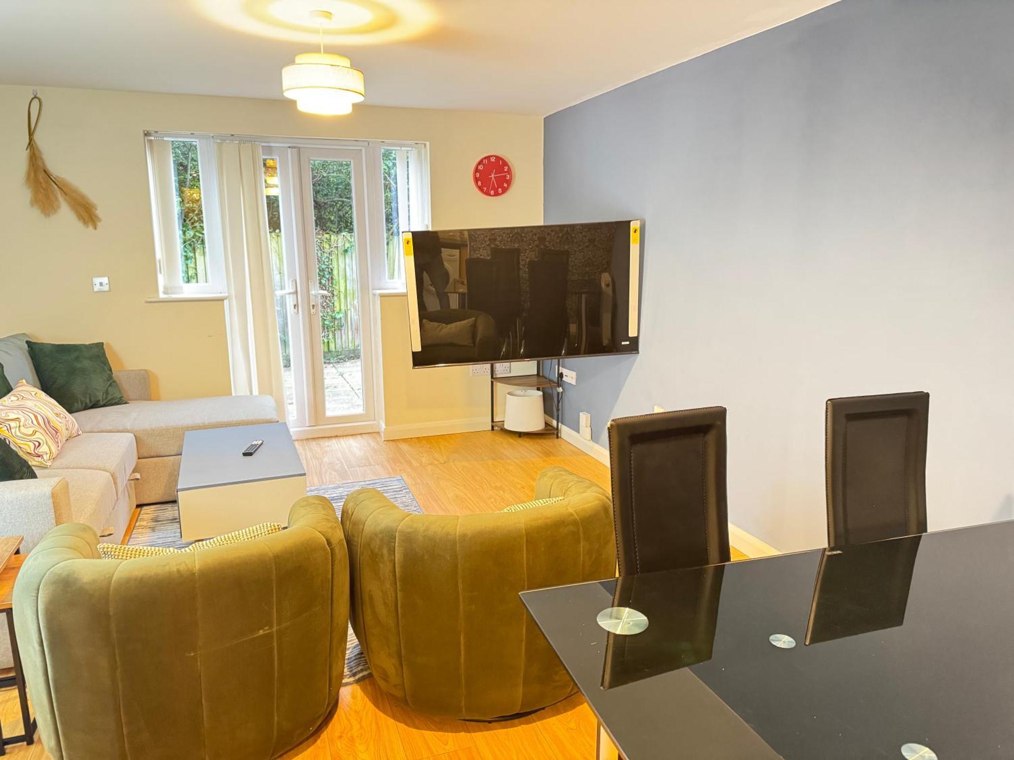 The Vogue Stay, 3 Bedrooms, 2 Bathrooms, Ideal For Jr & Oxford Hospitals, Free Carpark, Conveniently Located For Ring Road Access, 2 Miles From Oxford City Centre Easy Car & Bus Route Екстер'єр фото