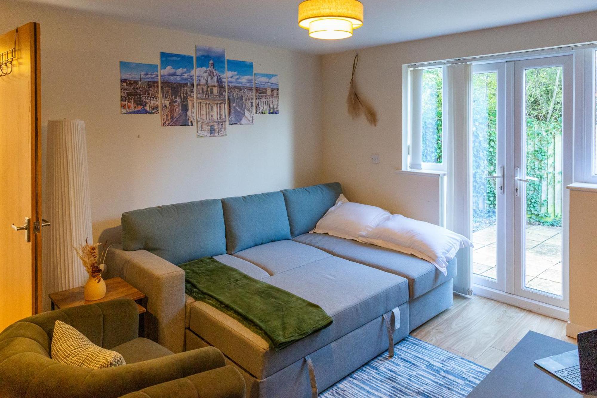 The Vogue Stay, 3 Bedrooms, 2 Bathrooms, Ideal For Jr & Oxford Hospitals, Free Carpark, Conveniently Located For Ring Road Access, 2 Miles From Oxford City Centre Easy Car & Bus Route Екстер'єр фото