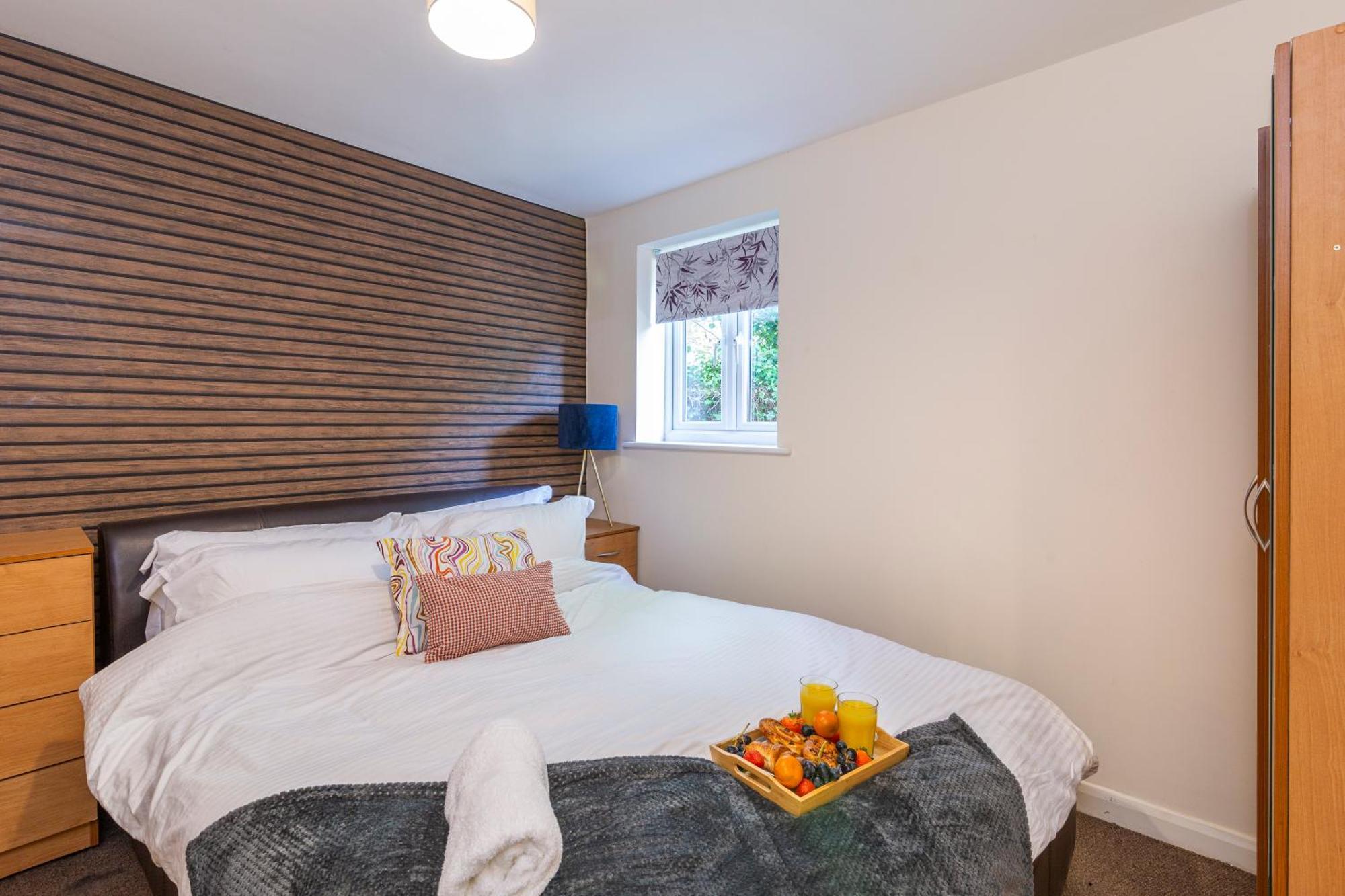 The Vogue Stay, 3 Bedrooms, 2 Bathrooms, Ideal For Jr & Oxford Hospitals, Free Carpark, Conveniently Located For Ring Road Access, 2 Miles From Oxford City Centre Easy Car & Bus Route Екстер'єр фото