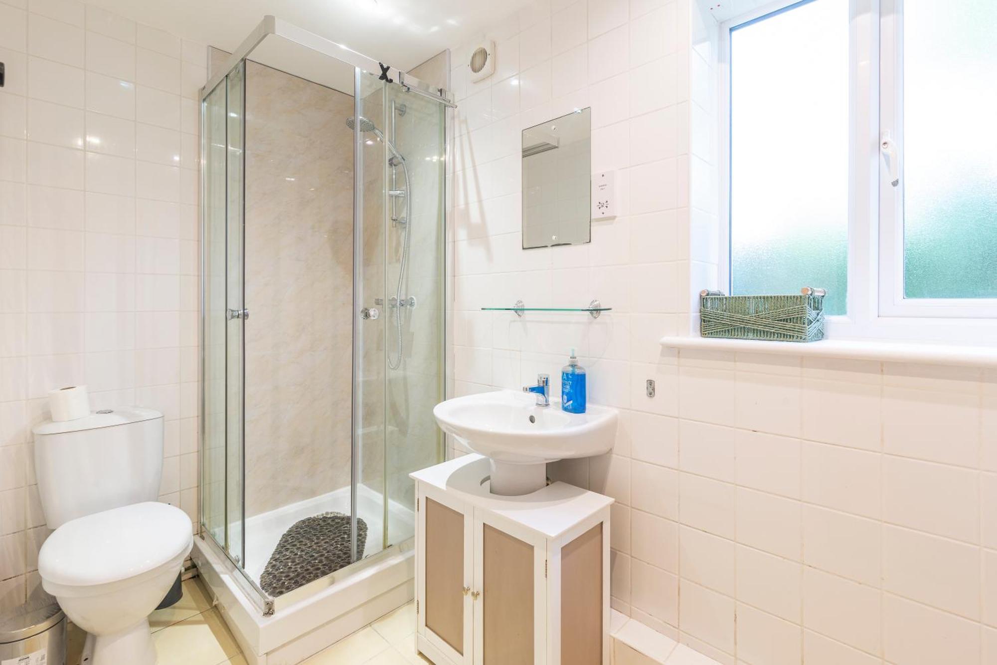 The Vogue Stay, 3 Bedrooms, 2 Bathrooms, Ideal For Jr & Oxford Hospitals, Free Carpark, Conveniently Located For Ring Road Access, 2 Miles From Oxford City Centre Easy Car & Bus Route Екстер'єр фото