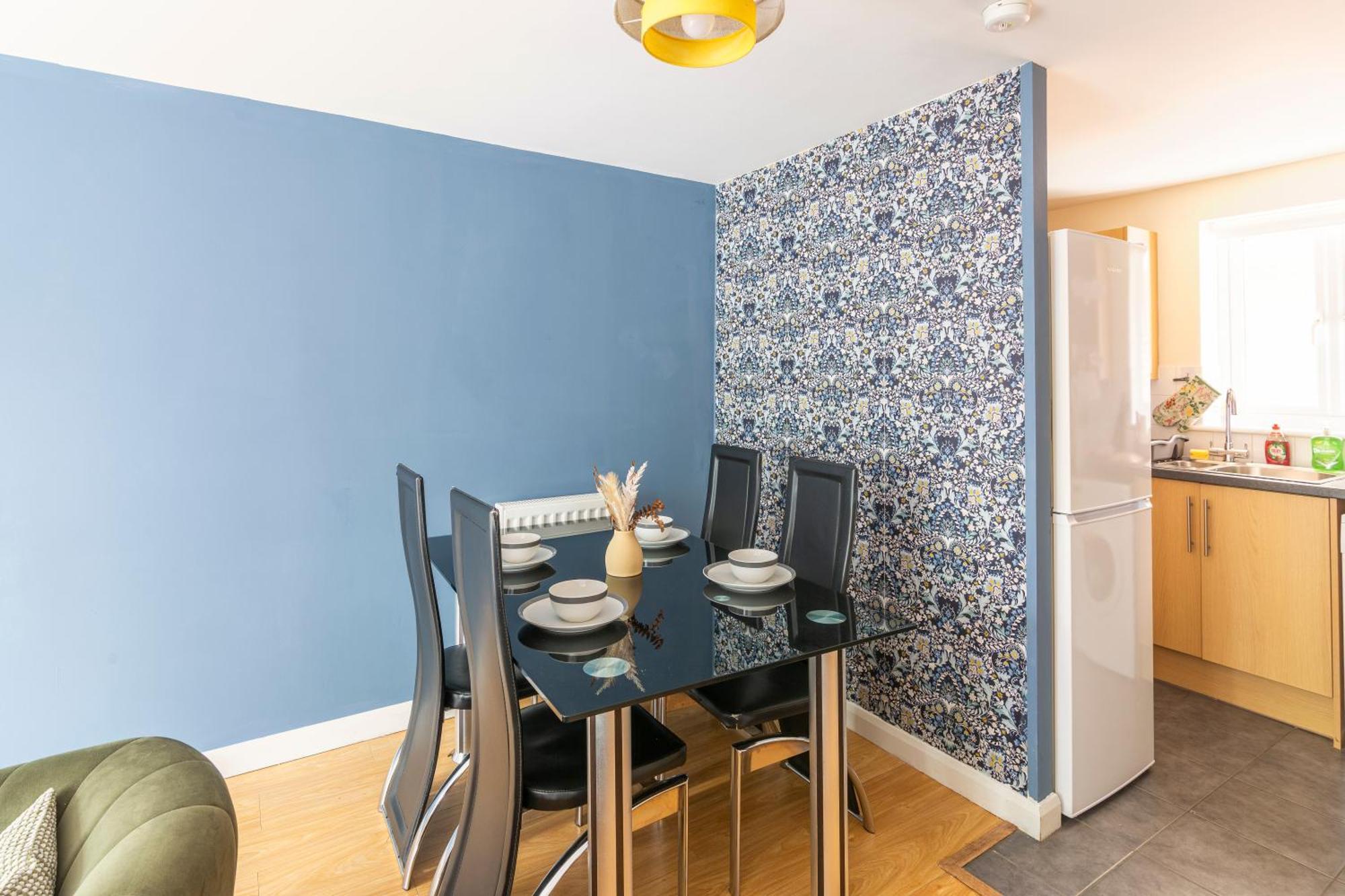 The Vogue Stay, 3 Bedrooms, 2 Bathrooms, Ideal For Jr & Oxford Hospitals, Free Carpark, Conveniently Located For Ring Road Access, 2 Miles From Oxford City Centre Easy Car & Bus Route Екстер'єр фото