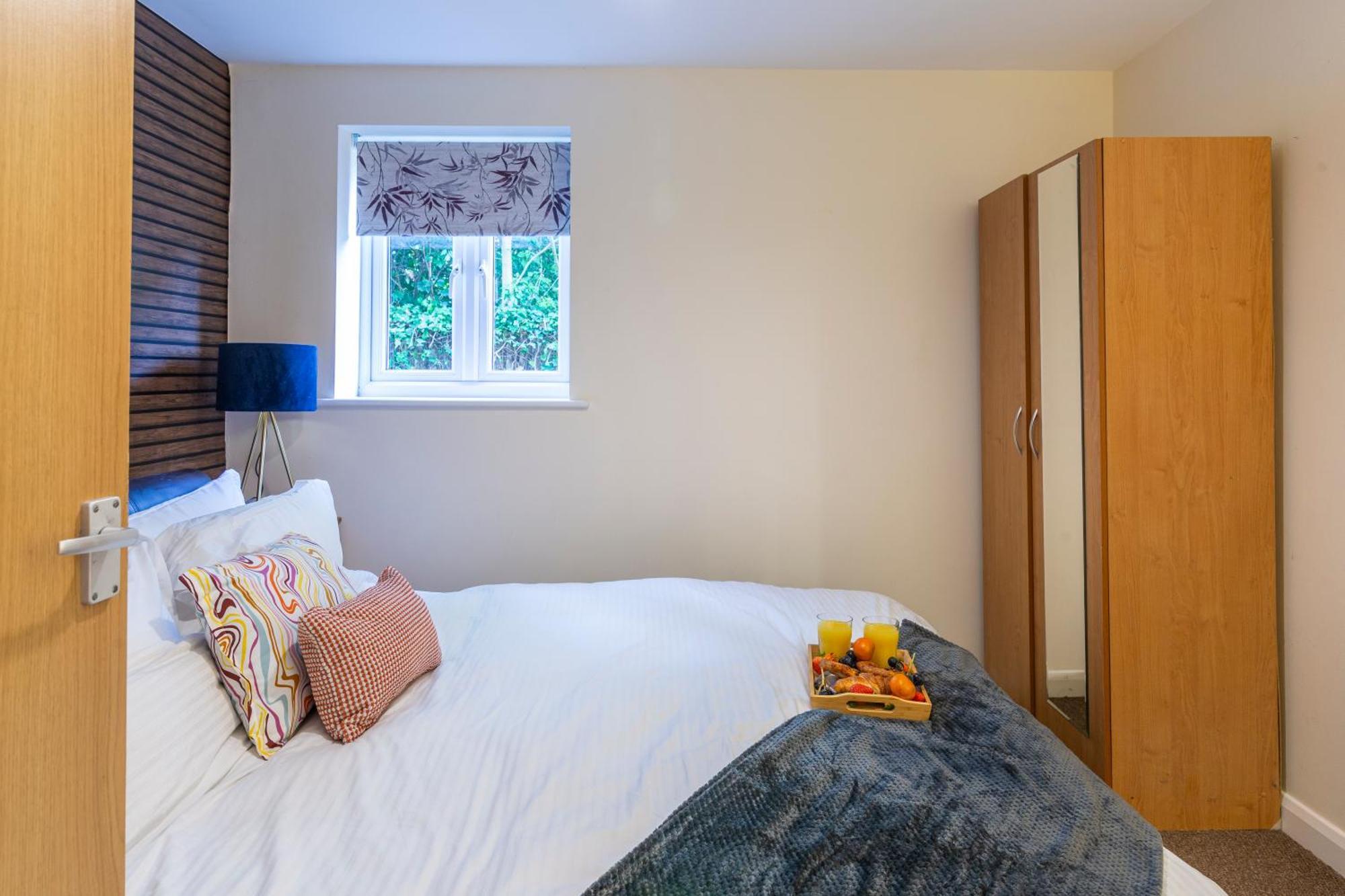 The Vogue Stay, 3 Bedrooms, 2 Bathrooms, Ideal For Jr & Oxford Hospitals, Free Carpark, Conveniently Located For Ring Road Access, 2 Miles From Oxford City Centre Easy Car & Bus Route Екстер'єр фото